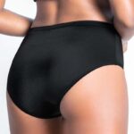 سروال من ماركة ليونيسا كلاسيكي