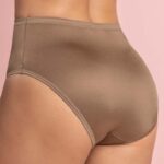 سروال من ماركة ليونيسا كلاسيكي