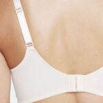 حمالة صدر كورين بوش اب من ماركة دومينيك